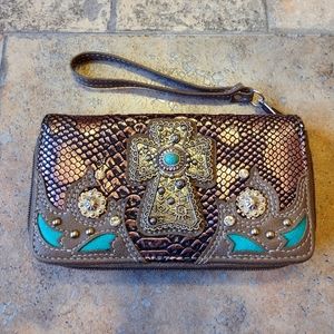 Faux leather snakeskin cross wristlet wallet